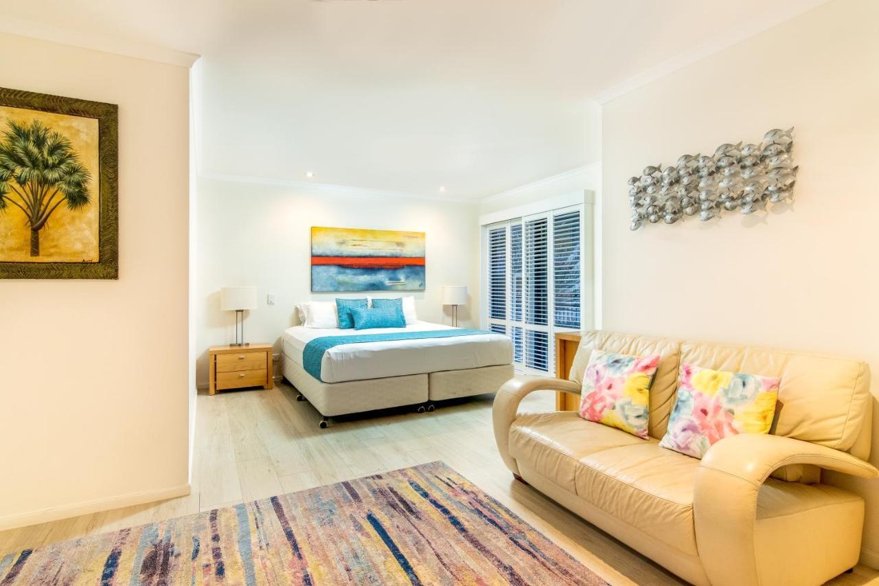 The Village Holiday Apartments At Burleigh Heads Gold Coast Extérieur photo