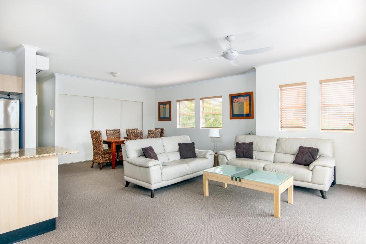 The Village Holiday Apartments At Burleigh Heads Gold Coast Extérieur photo