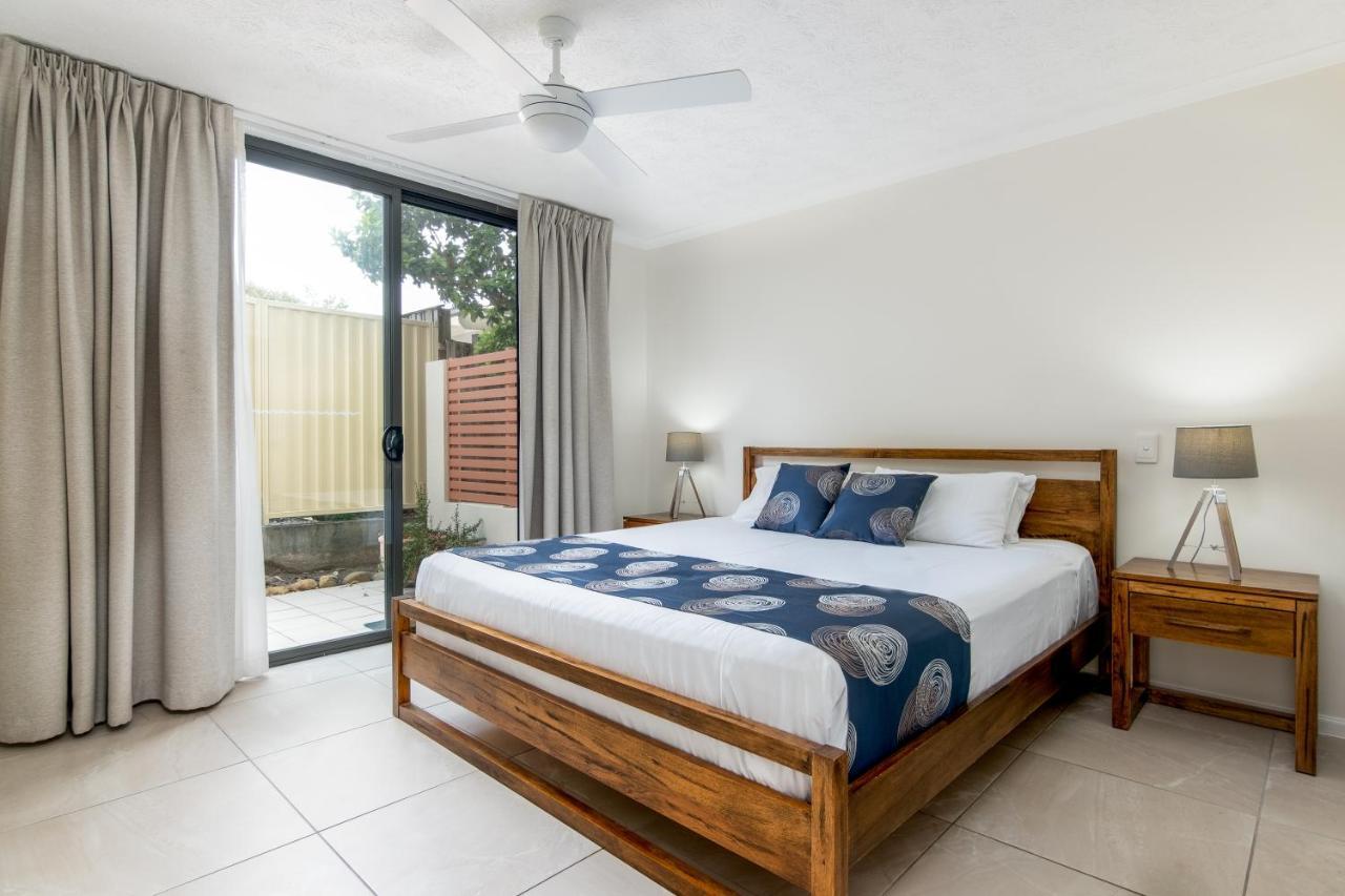The Village Holiday Apartments At Burleigh Heads Gold Coast Extérieur photo
