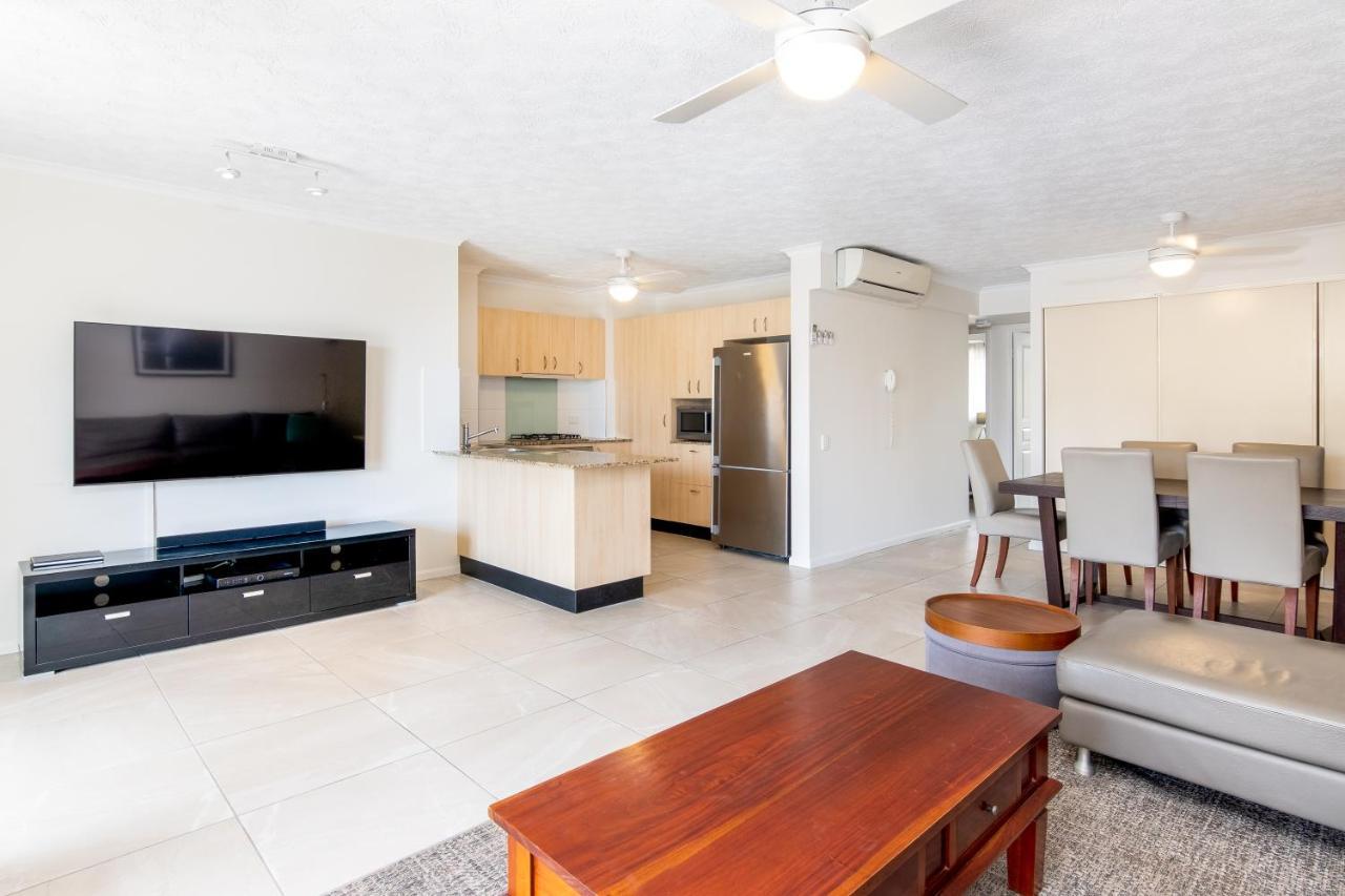 The Village Holiday Apartments At Burleigh Heads Gold Coast Extérieur photo
