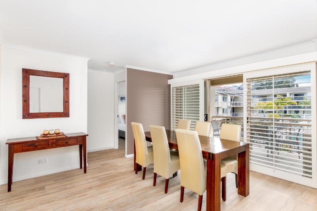 The Village Holiday Apartments At Burleigh Heads Gold Coast Extérieur photo