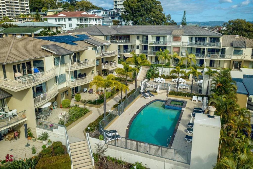 The Village Holiday Apartments At Burleigh Heads Gold Coast Extérieur photo