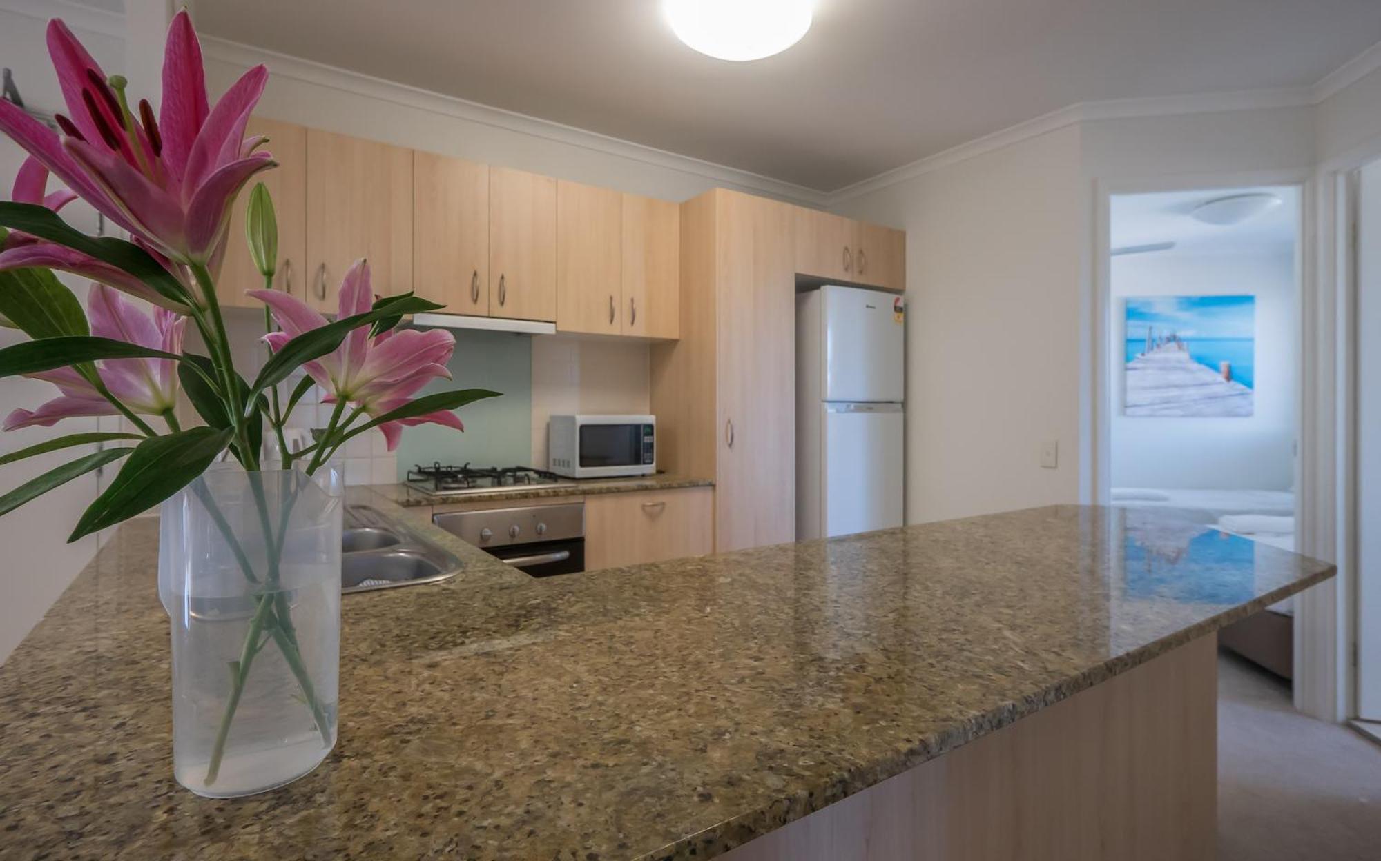 The Village Holiday Apartments At Burleigh Heads Gold Coast Extérieur photo