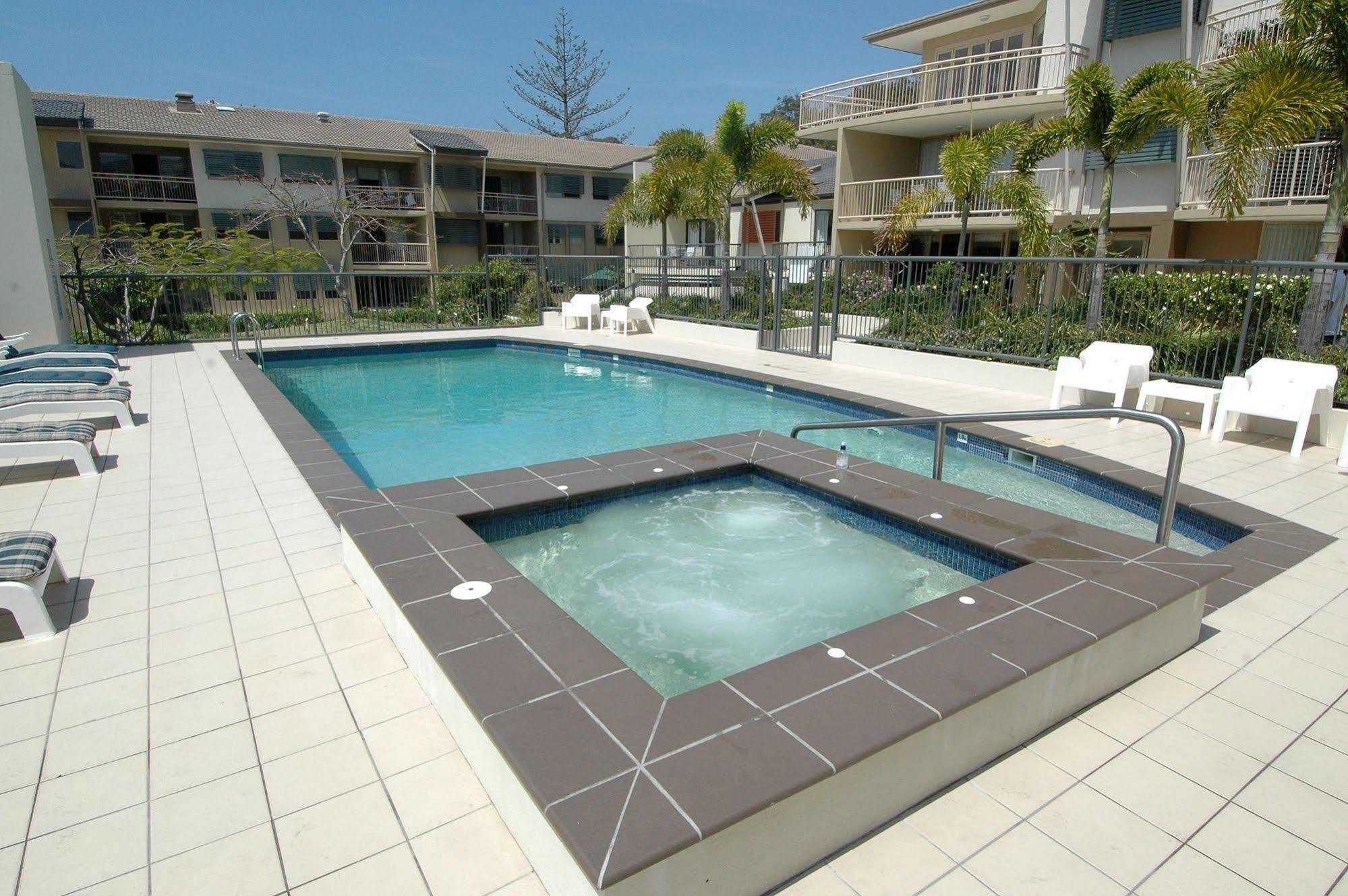 The Village Holiday Apartments At Burleigh Heads Gold Coast Extérieur photo